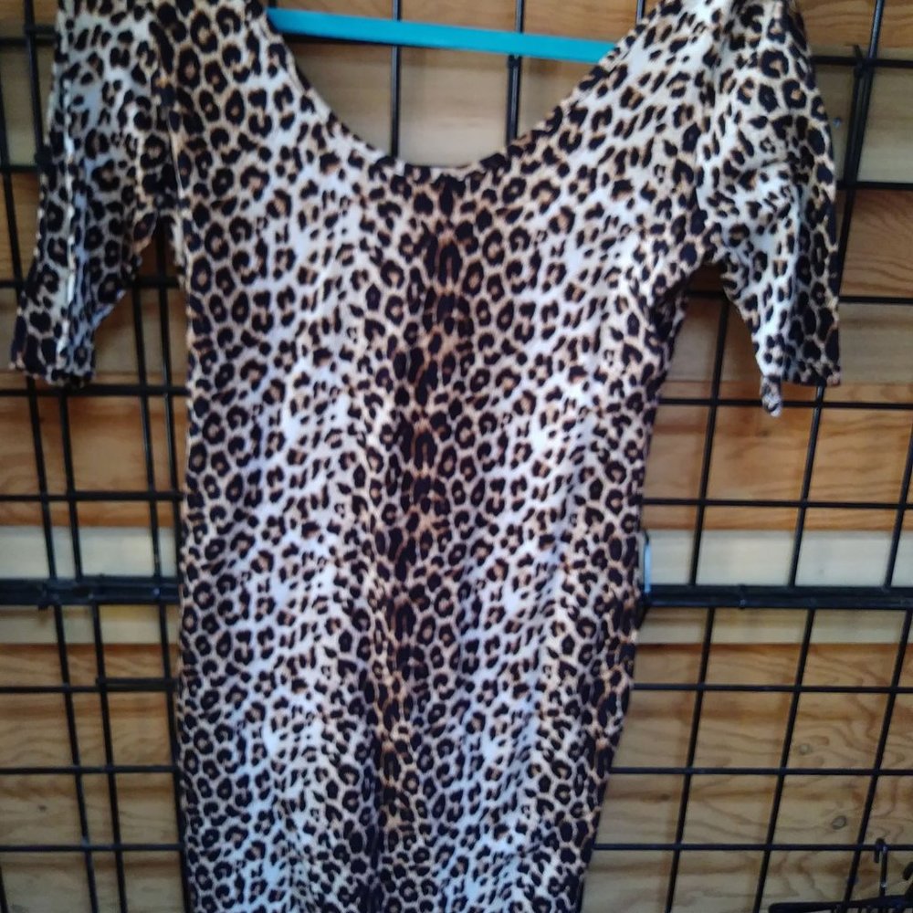 FITTED LEOPARD PRINT STRETCH DRESS